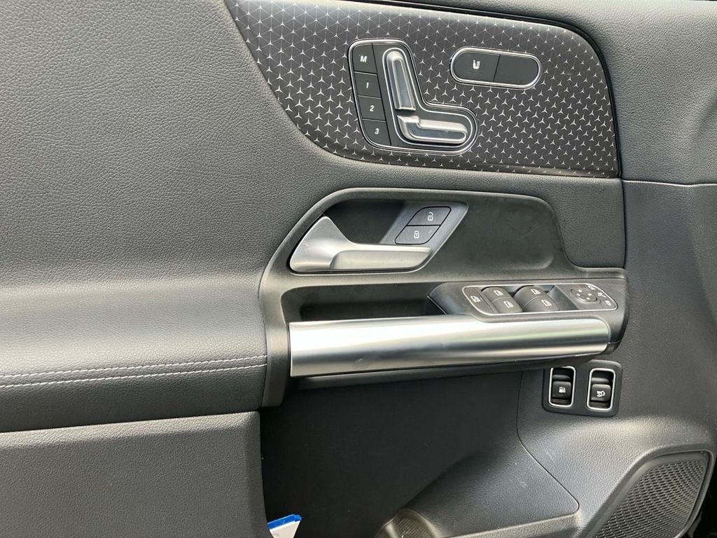 Mercedes-Benz B 250 2025