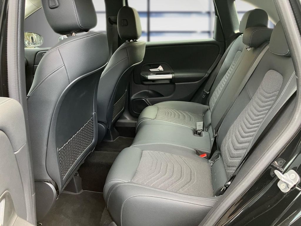 Mercedes-Benz B 250 2025