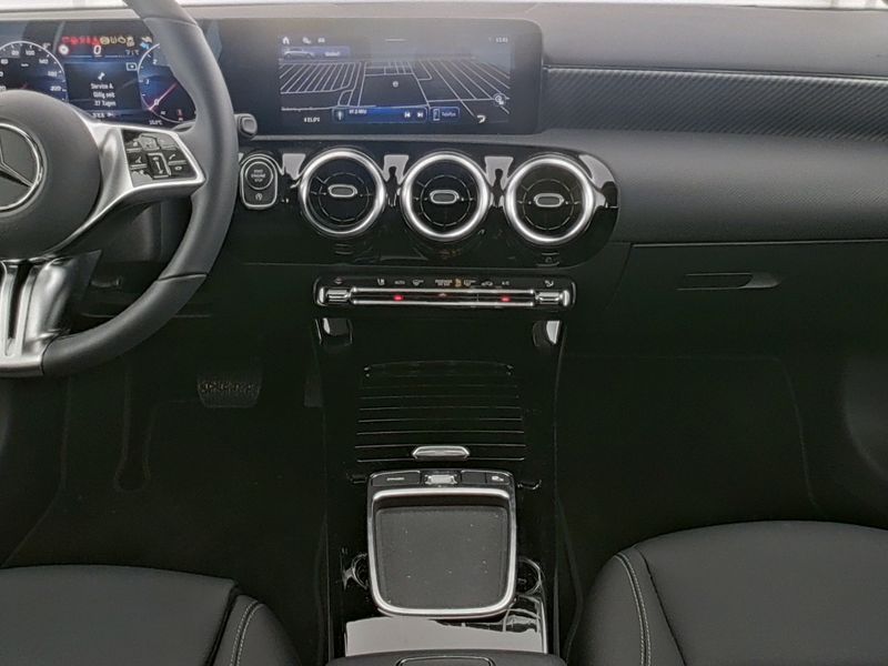 Mercedes-Benz A 180 2024