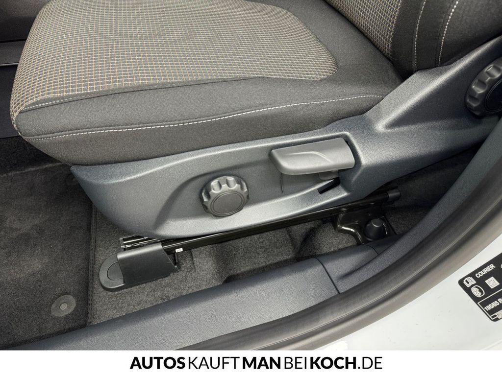 Ford Tourneo Courier 2025