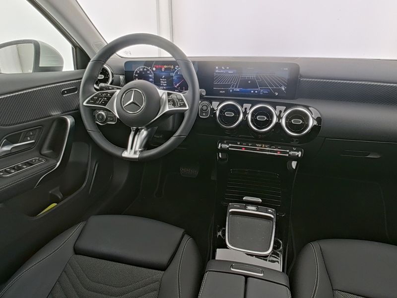 Mercedes-Benz A 180 2024