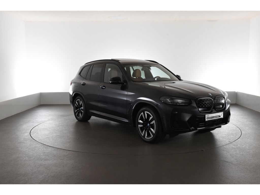 BMW iX3 2023
