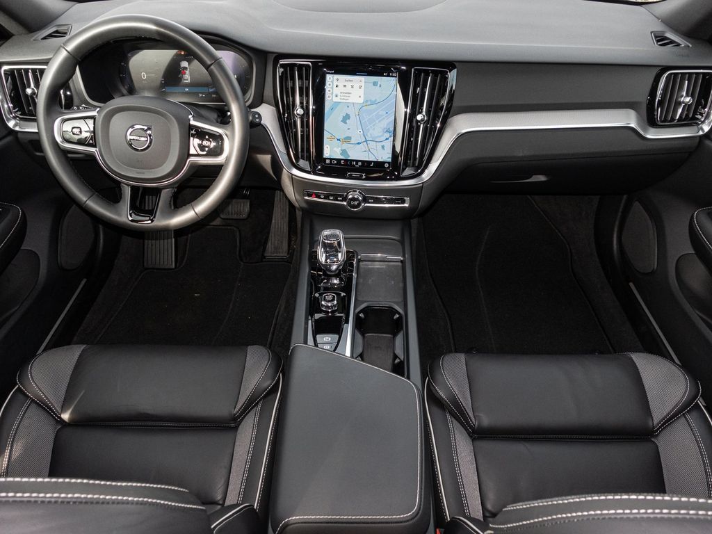 Volvo V60 Cross Country 2023