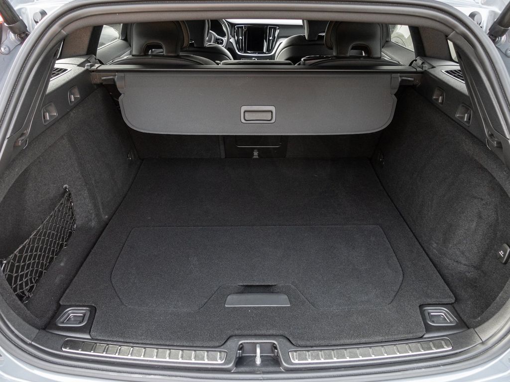 Volvo V60 Cross Country 2023