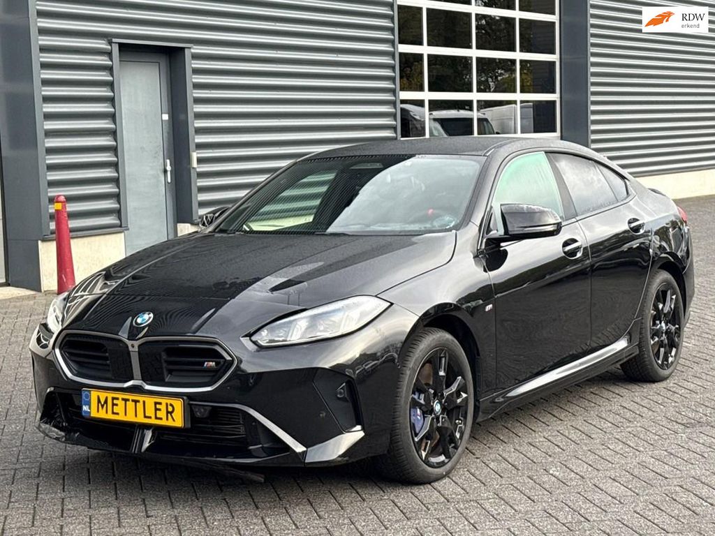 BMW M235 2025