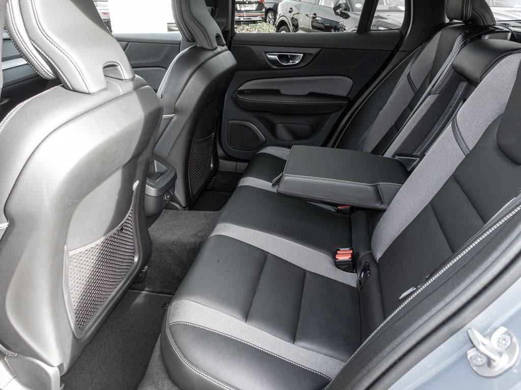 Volvo V60 Cross Country 2023