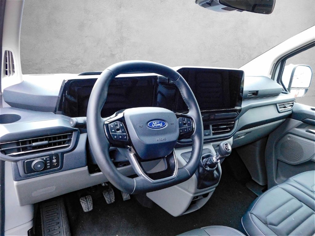 Ford Tourneo Custom 2025