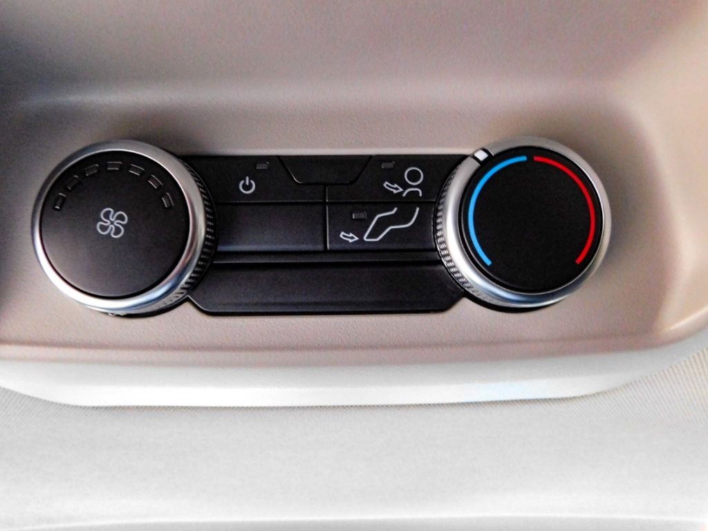 Ford Tourneo Custom 2025