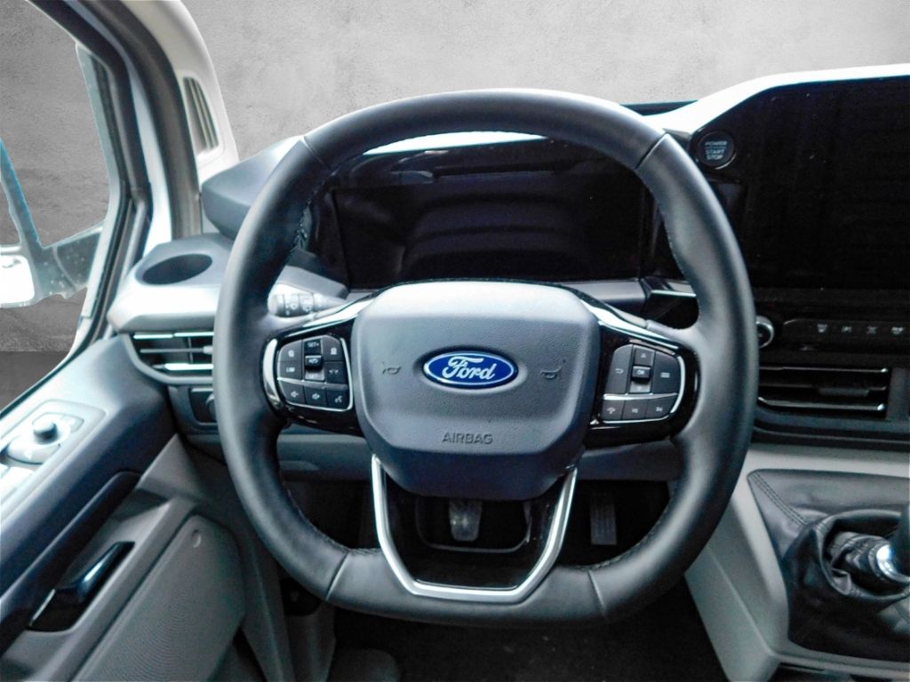 Ford Tourneo Custom 2025