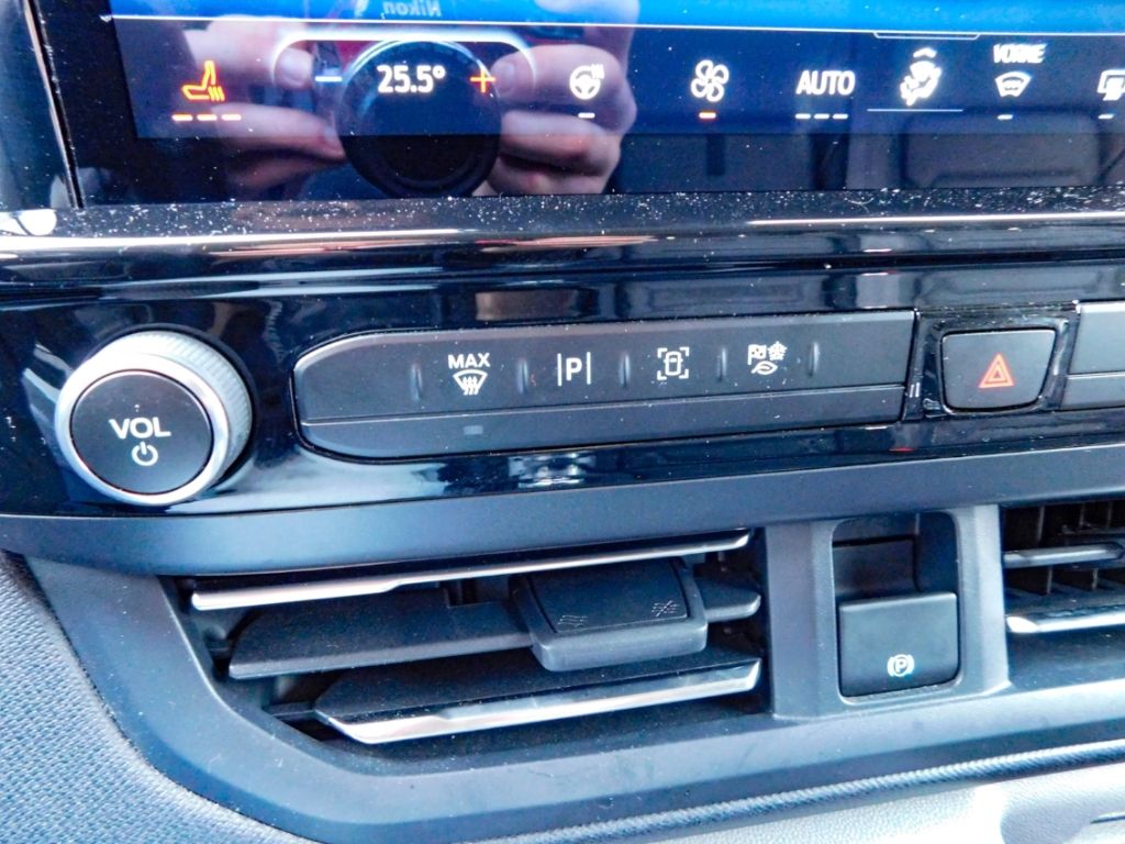 Ford Tourneo Custom 2025