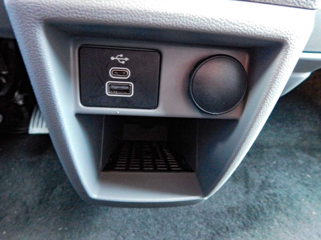 Ford Tourneo Custom 2025