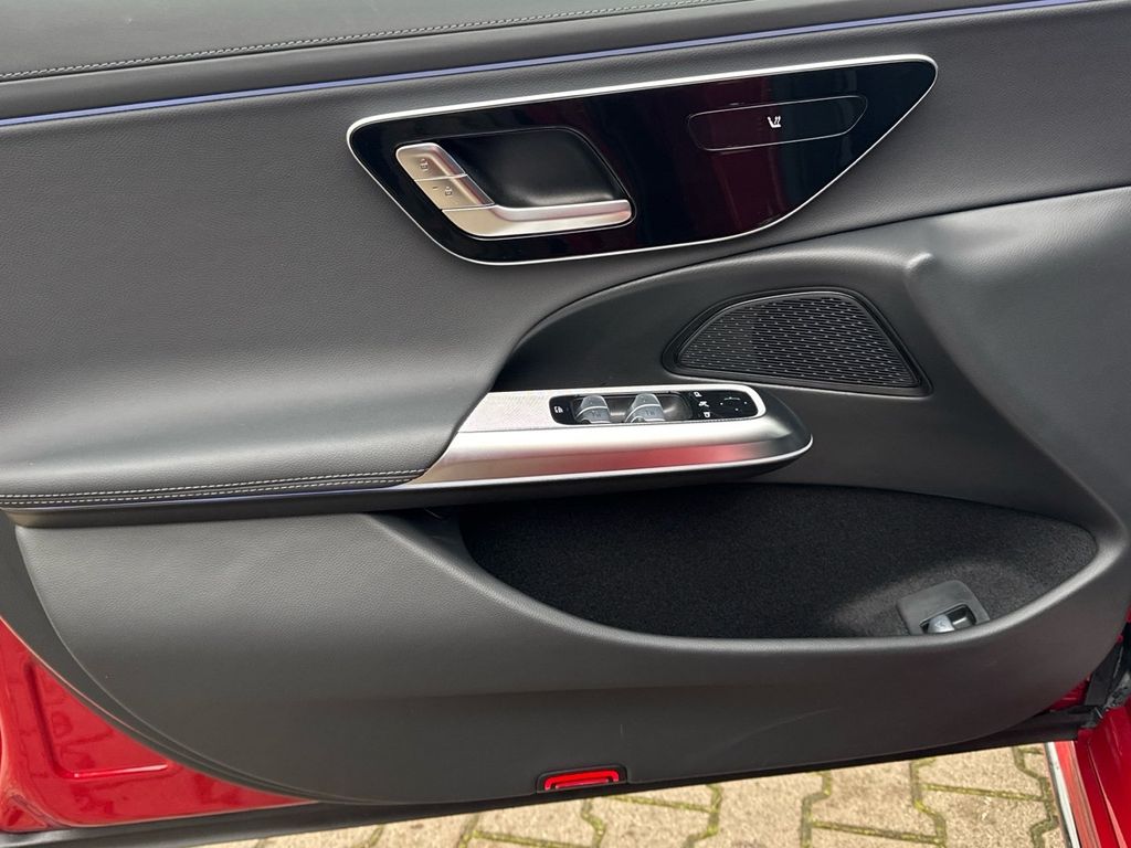 Mercedes-Benz E 300 2025