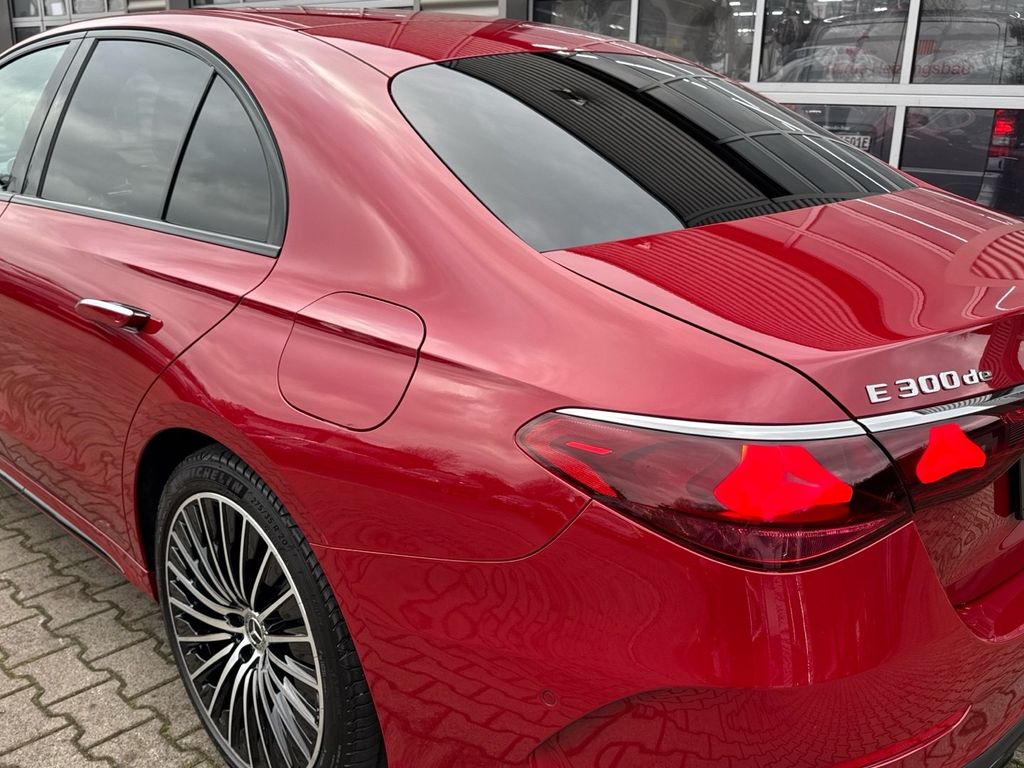 Mercedes-Benz E 300 2025