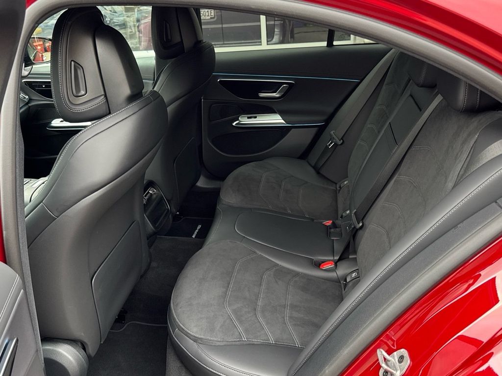 Mercedes-Benz E 300 2025