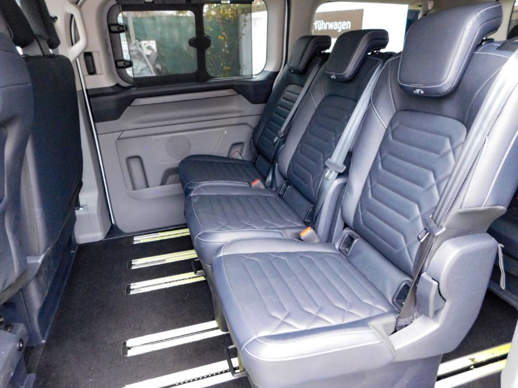 Ford Tourneo Custom 2025