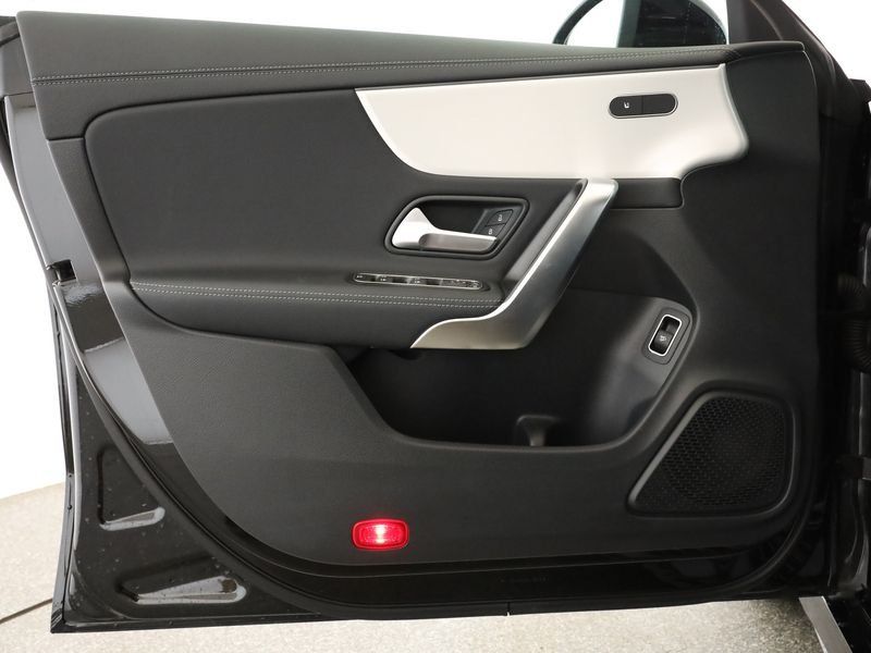 Mercedes-Benz CLA 200 2024