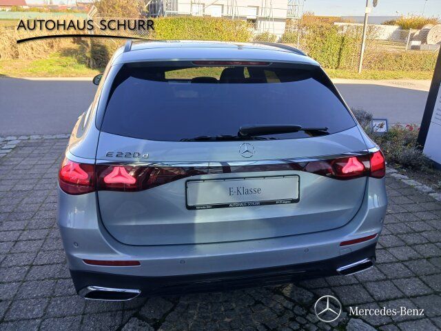 Mercedes-Benz E 220 2025