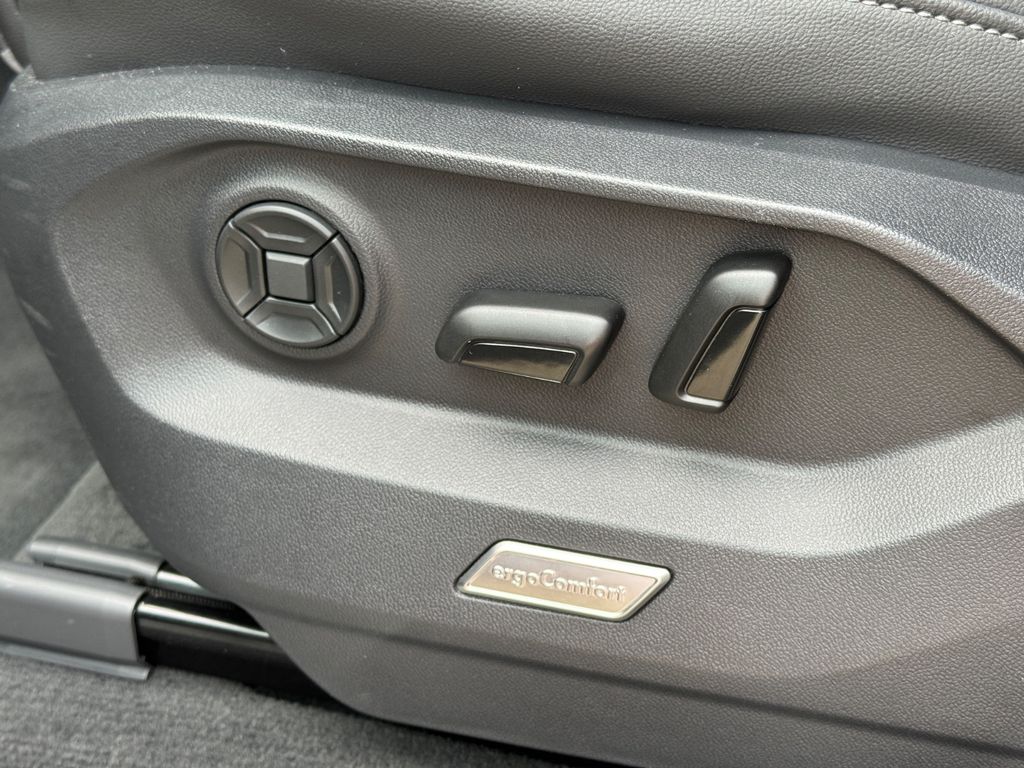 Volkswagen Touareg 2025