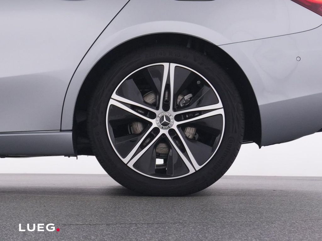 Mercedes-Benz A 180 2025