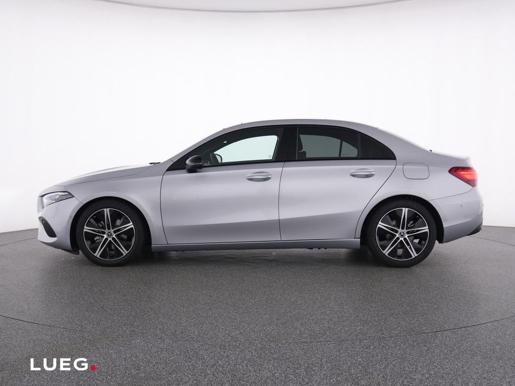Mercedes-Benz A 180 2025