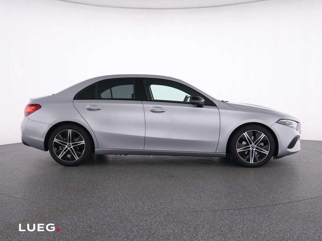Mercedes-Benz A 180 2025