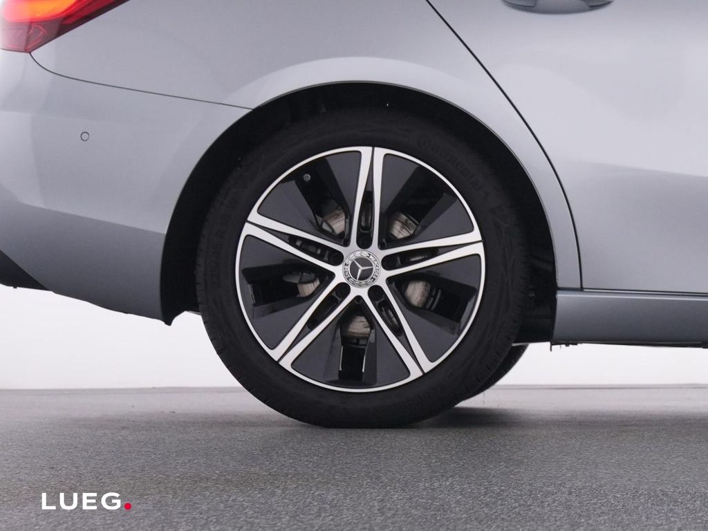 Mercedes-Benz A 180 2025