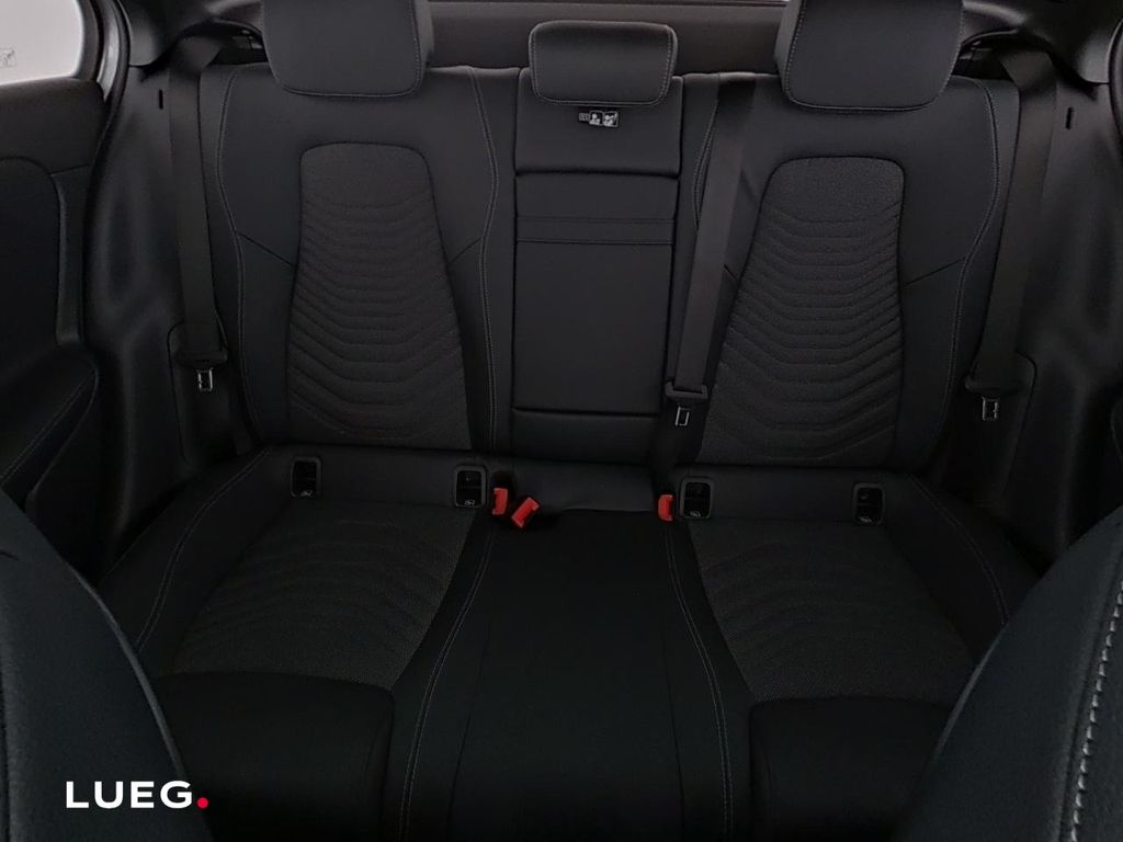 Mercedes-Benz A 180 2025