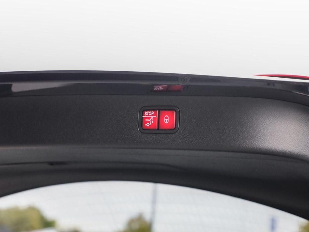 Mercedes-Benz E 300 2025