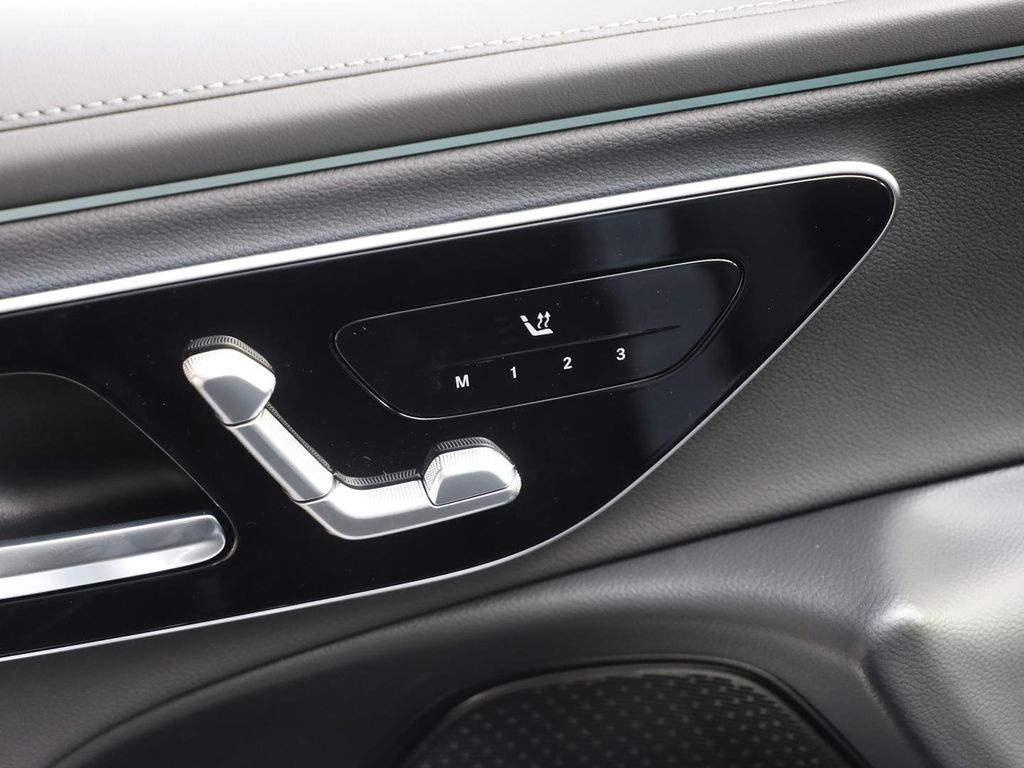 Mercedes-Benz E 300 2025