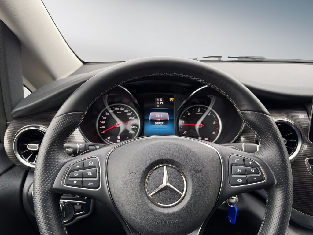 Mercedes-Benz V 300 2024