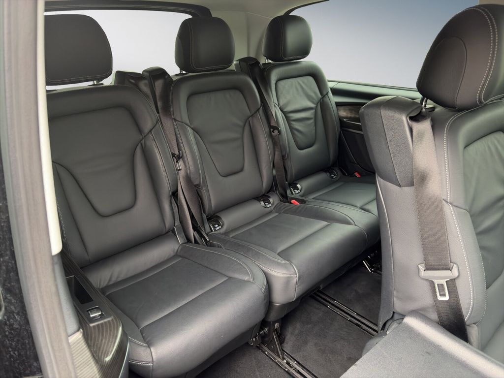 Mercedes-Benz V 300 2024