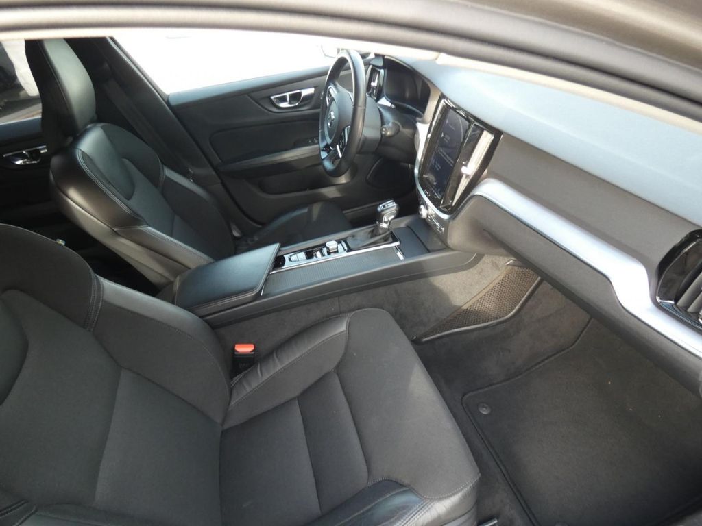 Volvo V60 2020