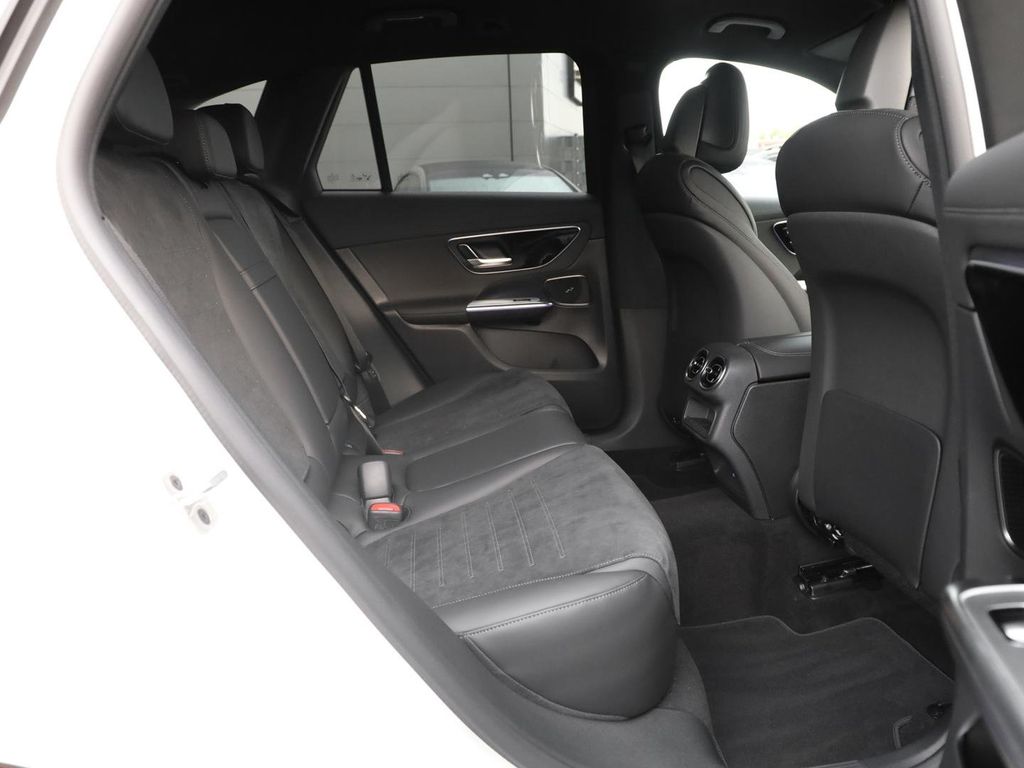 Mercedes-Benz GLC 300 2025