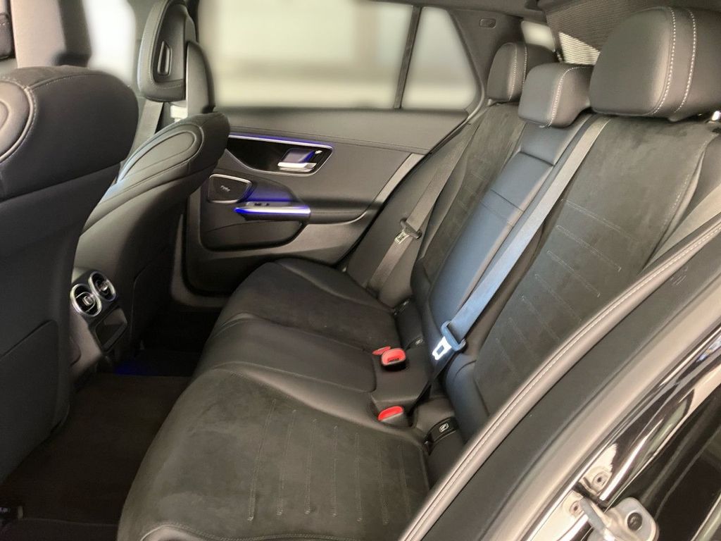 Mercedes-Benz C 300 2025