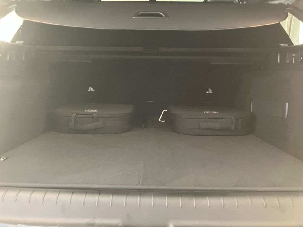 Mercedes-Benz C 300 2025