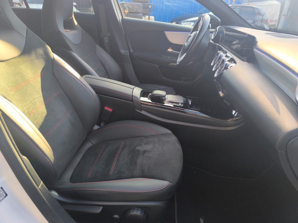 Mercedes-Benz A 200 2023