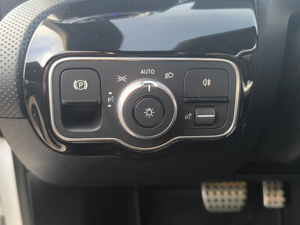 Mercedes-Benz A 200 2023