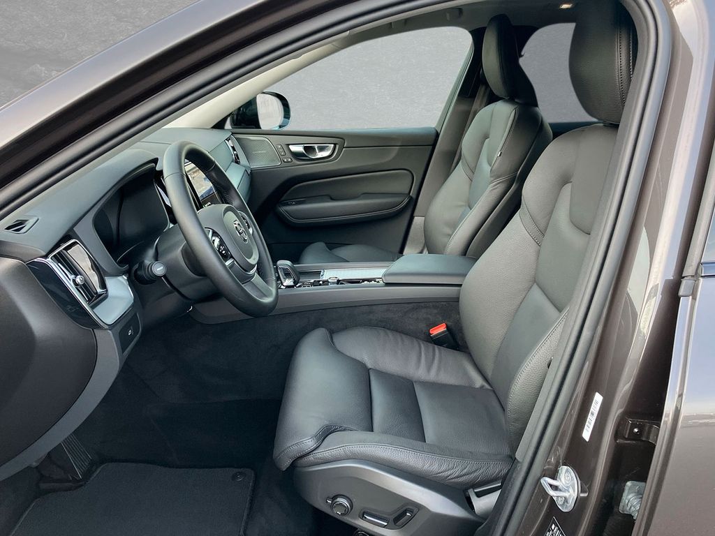 Volvo XC60 2025