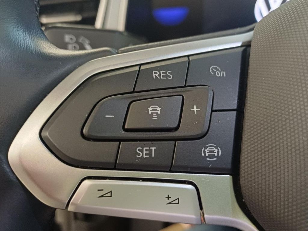 Volkswagen T-Roc 2024