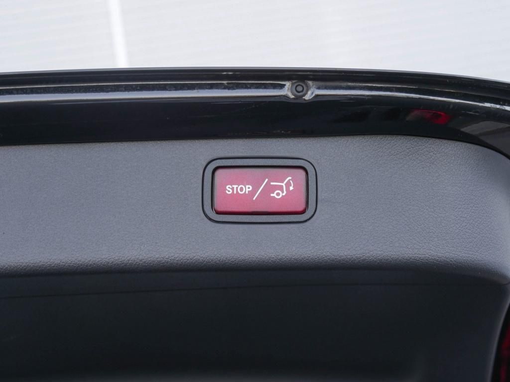 Mercedes-Benz C 300 2025