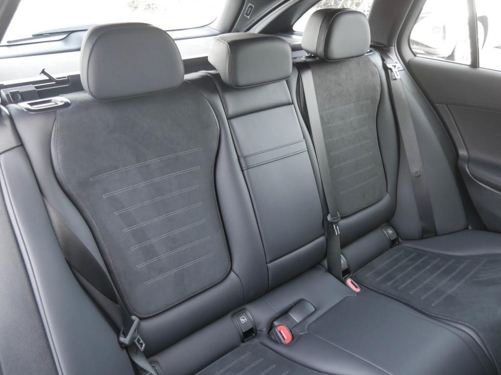 Mercedes-Benz C 300 2025