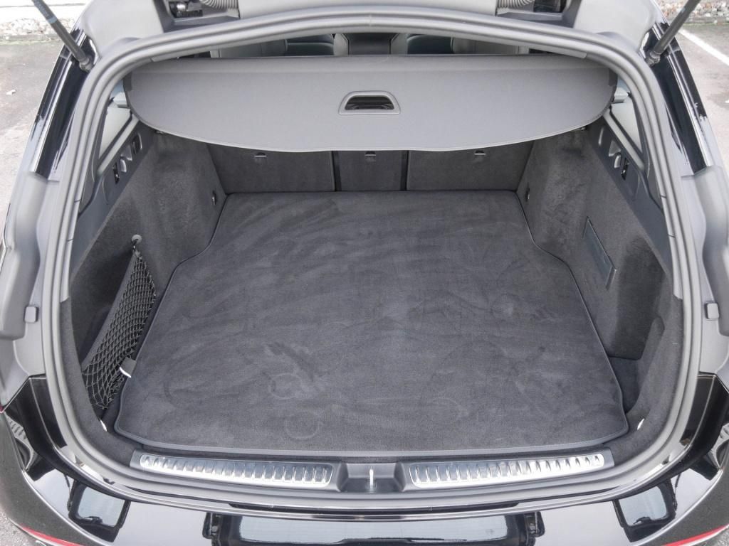 Mercedes-Benz C 300 2025