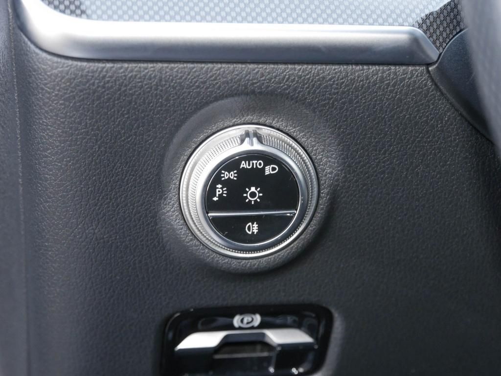 Mercedes-Benz C 300 2025