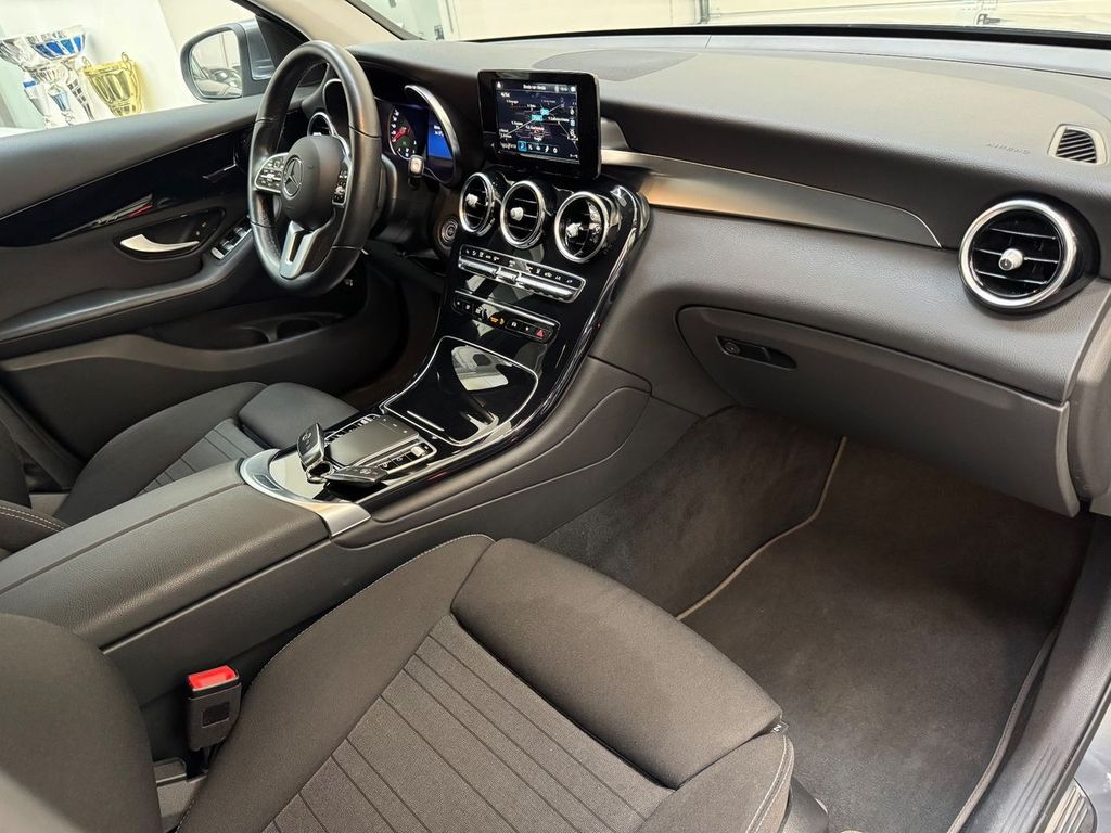 Mercedes-Benz GLC 300 2022