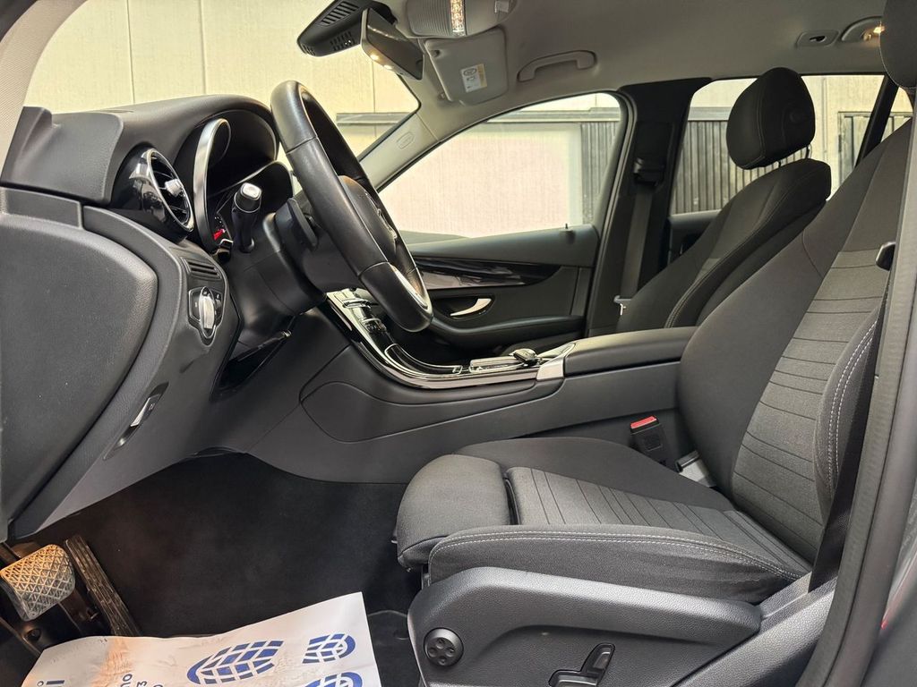 Mercedes-Benz GLC 300 2022