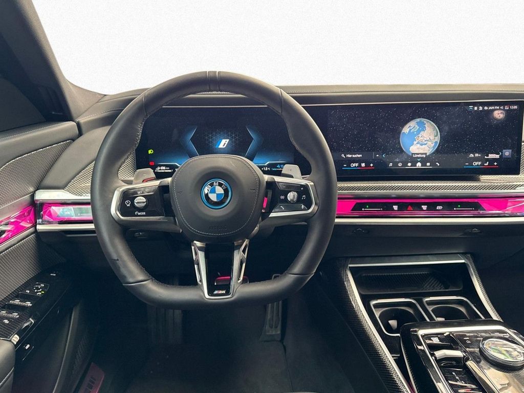 BMW 750 2025