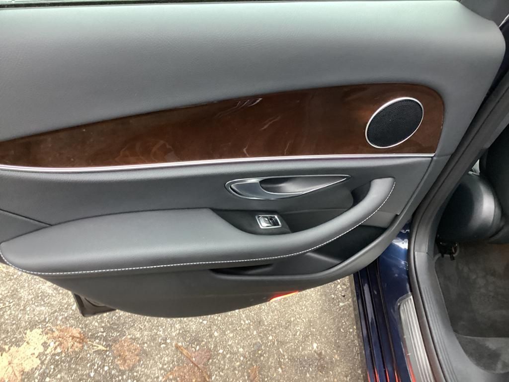 Mercedes-Benz E 300 2022