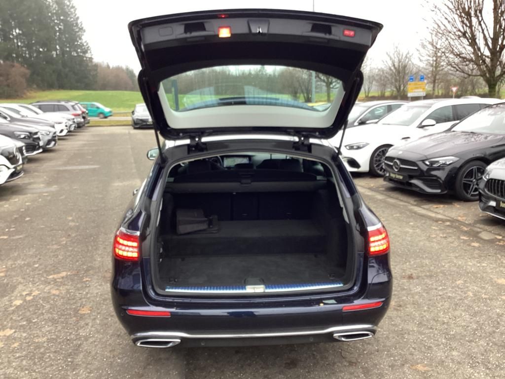 Mercedes-Benz E 300 2022