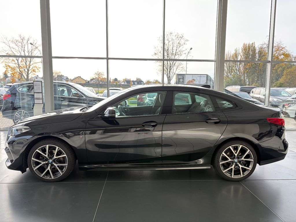 BMW 218 2023