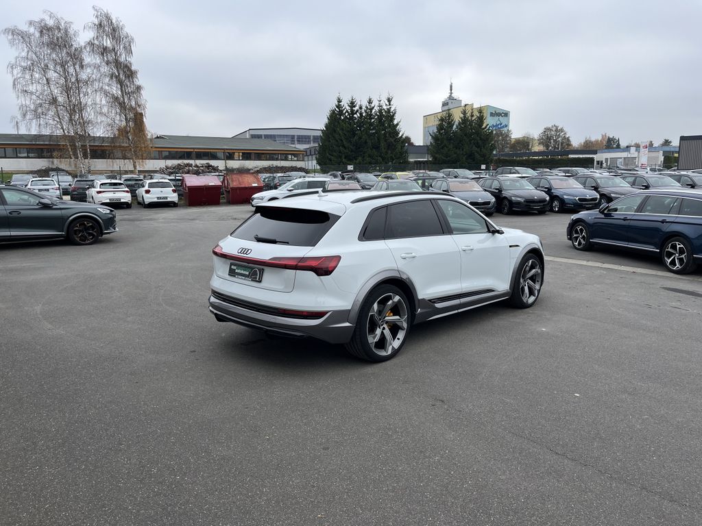 Audi e-tron 2022
